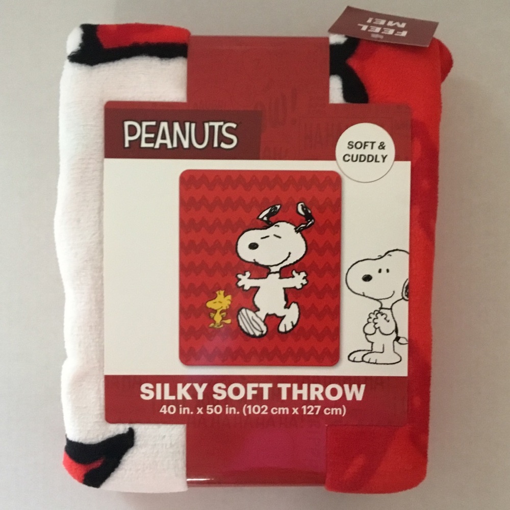 Peanuts/SNOOPY Silky soft throw blanket, New!